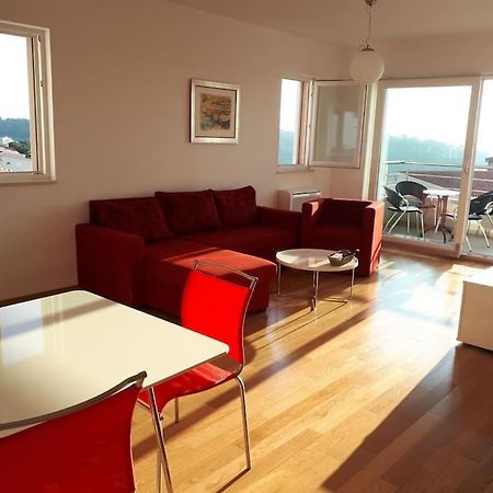 Apartment Lucija - Cozy Flat In The City Center With A Sea View & Parking ماكارسكا المظهر الخارجي الصورة