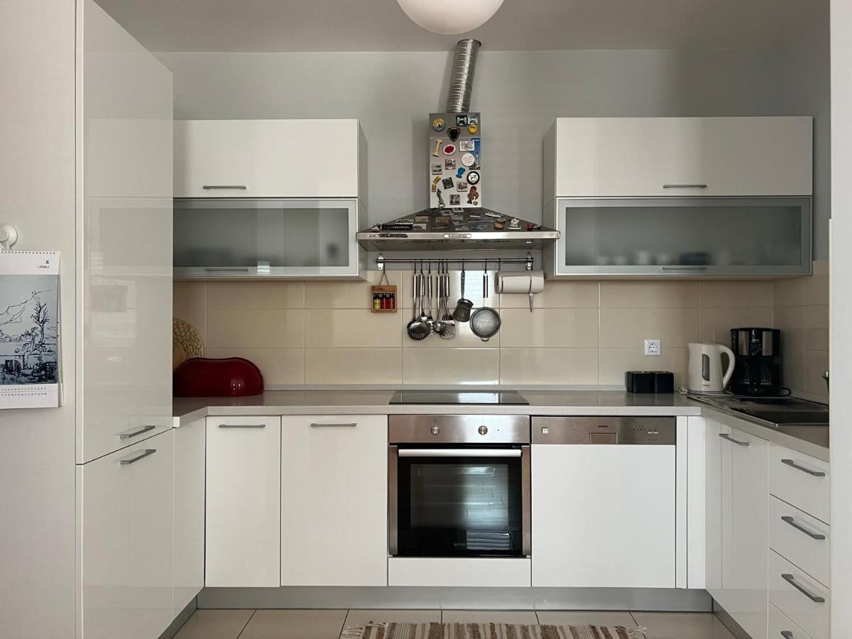 Apartment Lucija - Cozy Flat In The City Center With A Sea View & Parking ماكارسكا المظهر الخارجي الصورة