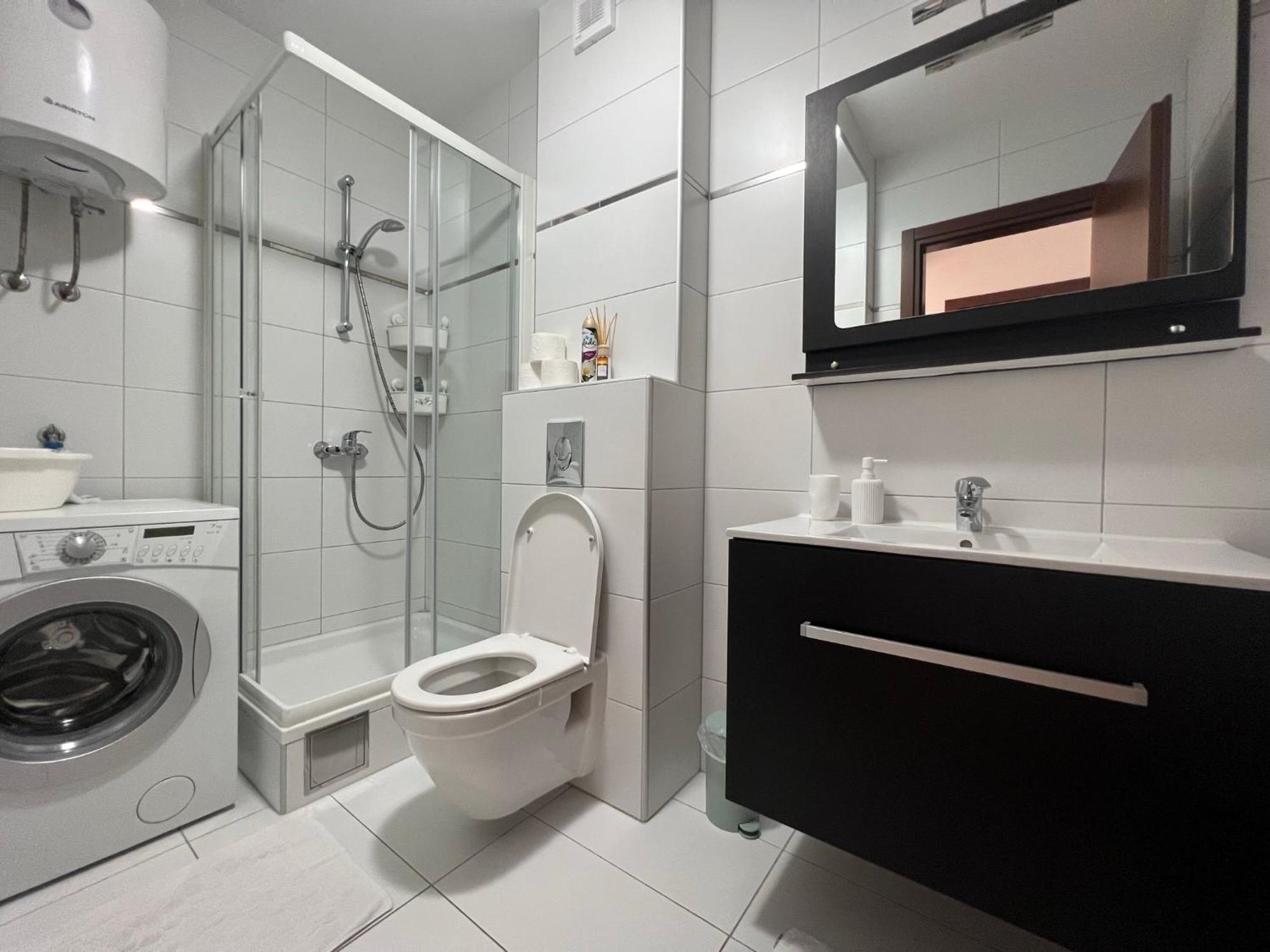Apartment Lucija - Cozy Flat In The City Center With A Sea View & Parking ماكارسكا المظهر الخارجي الصورة